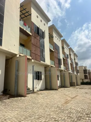 4bdrm Townhouse/Terrace in Estate, Jahi for sale