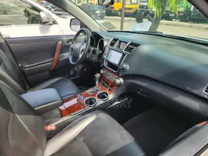 Toyota Highlander Limited 3.5l 4WD 2013 Silver