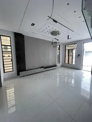 4bdrm Duplex in Ikota for sale