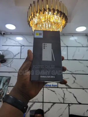 New Samsung Galaxy S24 Ultra 256 GB Green