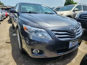 Toyota Camry LE 4dr Sedan (2.5L 4cyl 6AM) 2010 Gray
