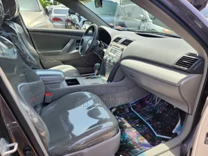 Toyota Camry LE 4dr Sedan (2.5L 4cyl 6AM) 2010 Gray