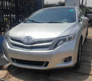 Toyota Venza LE AWD V6 2013 Silver