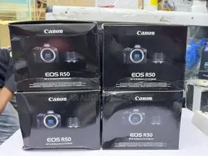 Canon Eos R50 With 18-45mm Lens