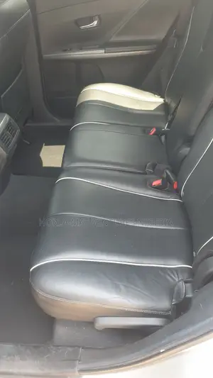 Toyota Venza LE AWD V6 2013 Silver