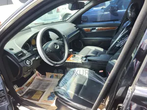 Mercedes-Benz C300 Luxury Sedan RWD (3.0L 6cyl 7A) 2011 Black