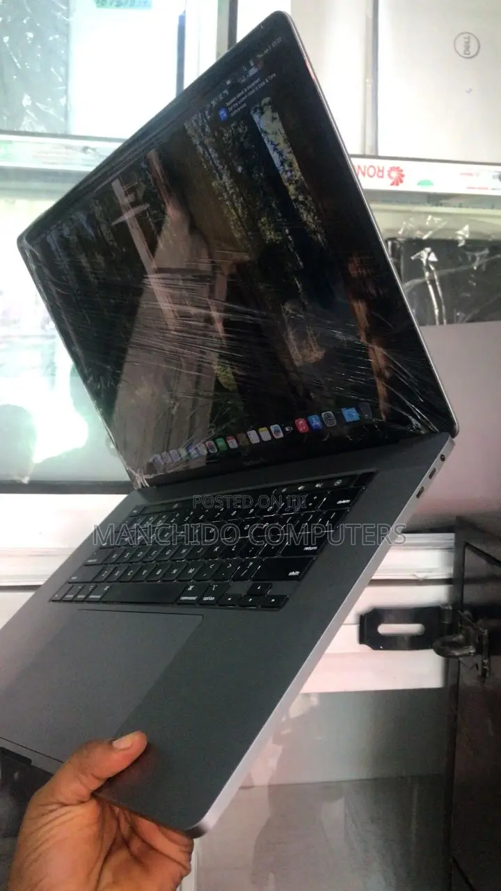 Laptop Apple MacBook Pro 2019 32GB Intel Core i9 SSD 1T