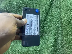 Apple iPhone SE (2020) 64 GB Black