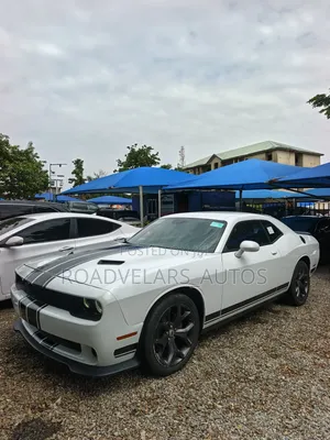 Dodge Challenger SXT RWD 2017 Silver