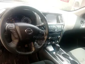 Nissan Pathfinder 2018 Gray