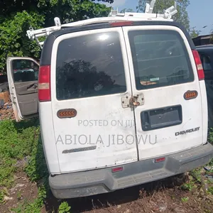 Chevrolet 3500 2006 White