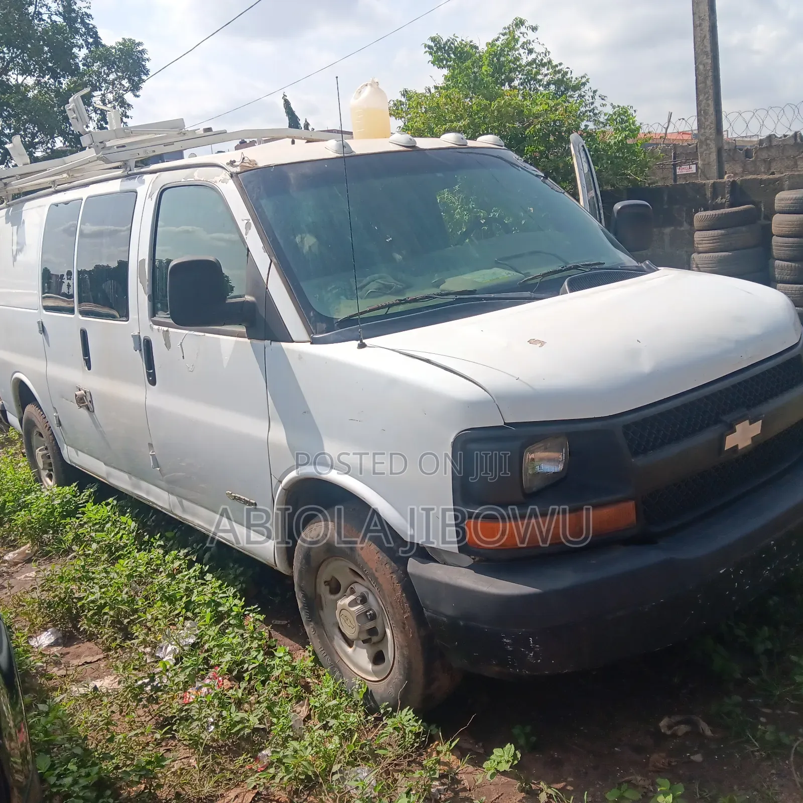 Chevrolet 3500 2006 White