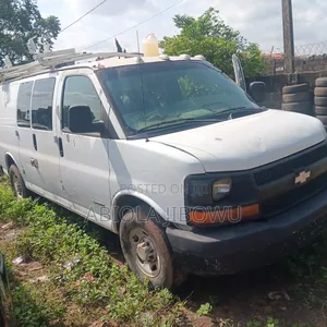 Chevrolet 3500 2006 White