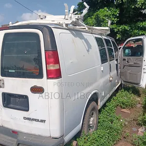 Chevrolet 3500 2006 White