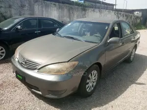 Toyota Camry LE 4dr Sedan (2.4L 4cyl 5A) 2006 Gray