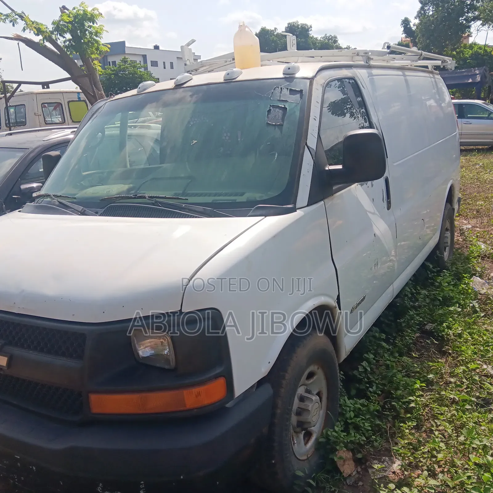 Chevrolet 3500 2006 White