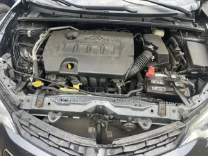 Toyota Corolla LE 4dr Sedan (1.8L 4cyl CVT) 2015 Gray
