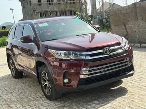 Toyota Highlander XLE V6 4x4 (3.5L 6cyl 6A) 2016 Brown