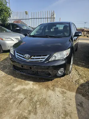 Toyota Corolla LE 4dr Sedan (1.8L 4cyl 4A) 2012 Black