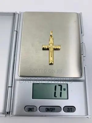 Original 18 Karat Stylish Gold Pendants (Accessories)