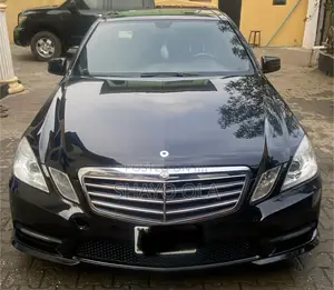 Mercedes-Benz E350 Base 4Matic Sedan AWD (3.5L 6cyl 7A) 2013 Black