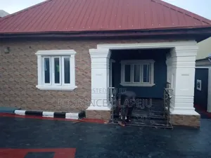 3bdrm Block of Flats in Estate, Oluyole for rent