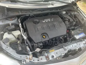 Toyota Corolla LE 4dr Sedan (1.8L 4 cyl 4A) 2009 Silver