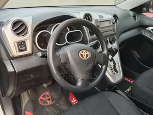 Toyota Matrix Hatchback FWD (1.8L 4cyl 5M) 2008 Silver