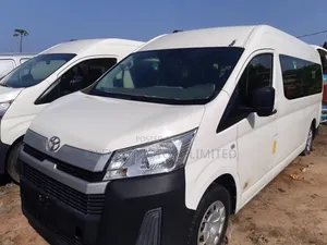 Toyota HiAce 2022 White