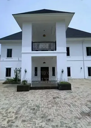 8bdrm Mansion in Admiralty Estate, Asokoro for sale
