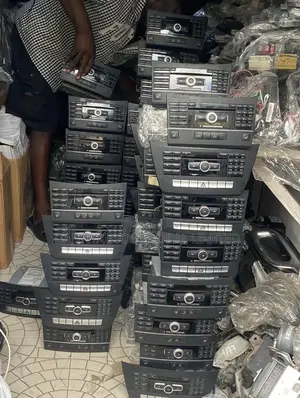 Radio for Gle 350, C300, W204, Ml350, W166 Model