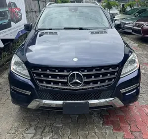 Mercedes-Benz M Class ML350 4dr SUV (3.5L 6cyl 7A) 2014 Blue