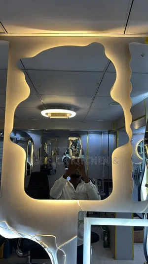 Led Wavy Wall Mirror With Light - Decorative