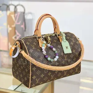 Louis Vuitton Quality:- Luxury Material:- Leather Size:- Medium