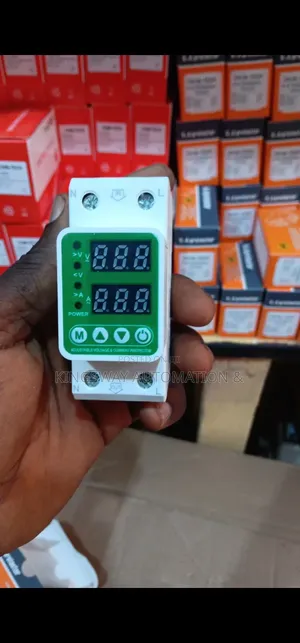 Smart Voltage Monitor for Inverter Charging
