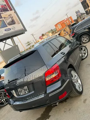 Premium Auto Spray Painter Custom Car Finishes