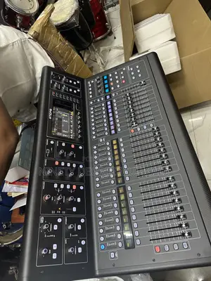 Midas M32 Digital Mixer