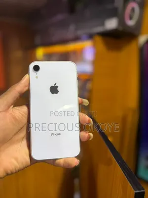 Apple iPhone XR 64 GB White