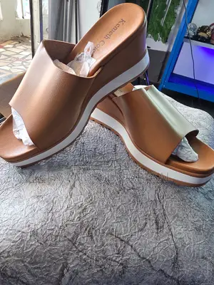 Classy Kemeth Coie Footwear