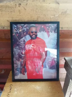 16 By 20 Inches Picture Frame With Acrylic Plastic Glass