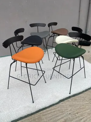 Modern Leather Saddle Bar Stool With Backrest – Multiple Colors