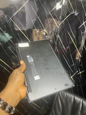 Laptop Lenovo 300e 4GB Intel Pentium SSD 128GB