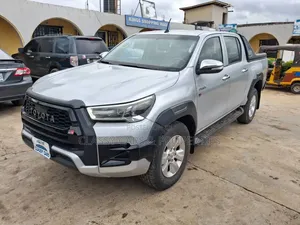 Toyota Hilux Revo Double Cab Petrol 2.7 AWD 2020 Silver