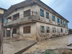 20bdrm House in Shagamu, Karasuwa for sale