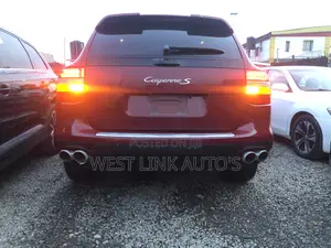 Porsche Cayenne S 2010 Red