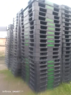 Standard Plastic Pallert to Carry Heavy Goods