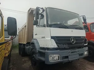 Mercedes‐Benz Axor 3028 (6×4 ) Tipper