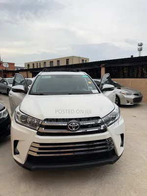 Toyota Highlander XLE V6 4x4 (3.5L 6cyl 6A) 2016 White