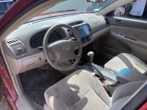 Toyota Camry LE 4dr Sedan (2.4L 4cyl 5A) 2005 Red