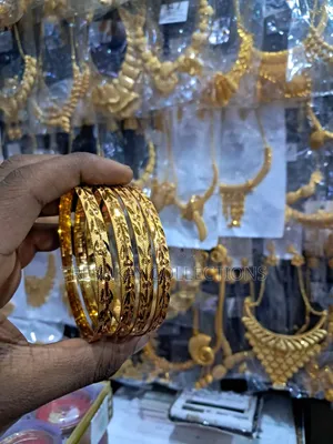 Classy Saudi Bangles 